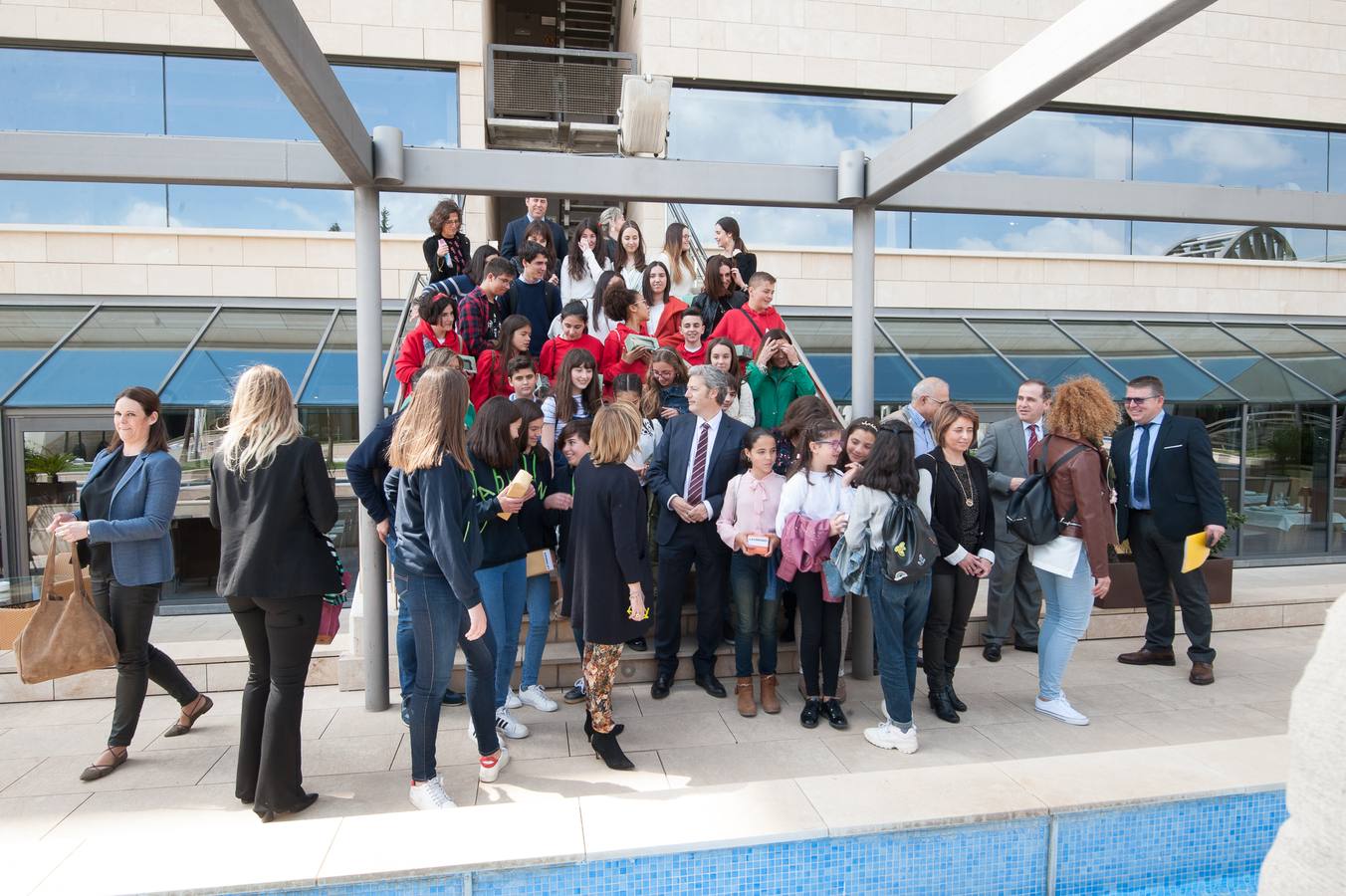 Los grupos Cazanoticias 3.0, Los Metamórficos, Weare2, Chiripifláuticos, Los Periodistas sin Fronteras y Diario IP, ganadores de la décima edición del concurso escolar 'Mi Periódico Digital'