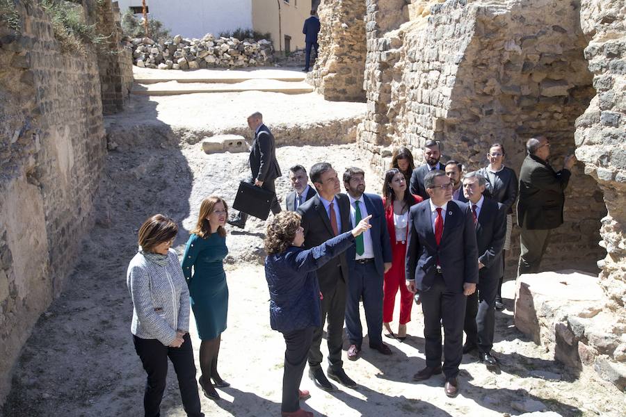 El presidente del Gobierno firmó en el Libro de Oro de la corporación municipal