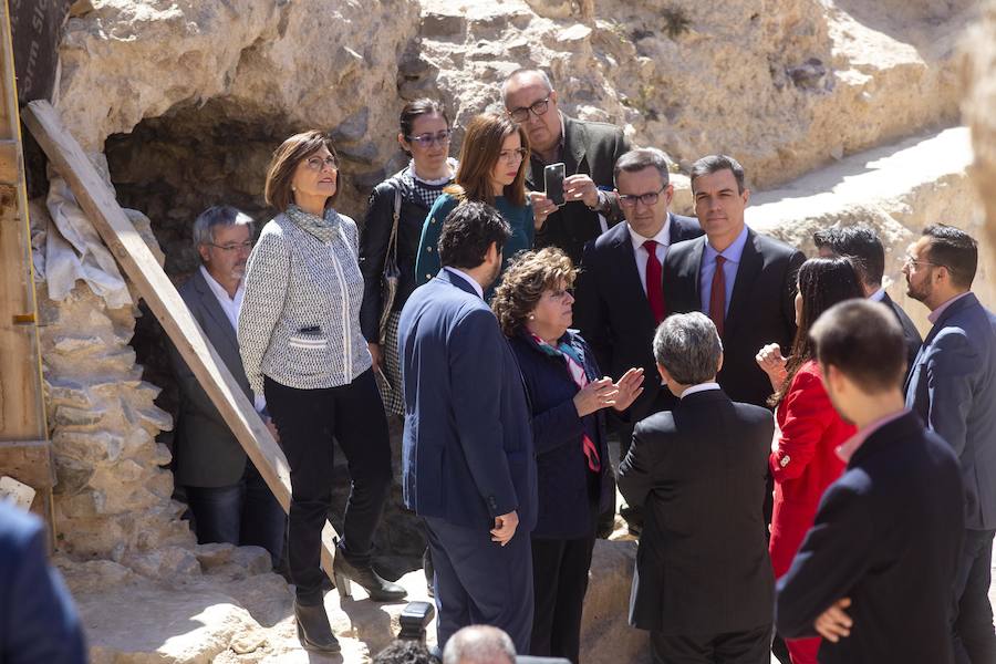 El presidente del Gobierno firmó en el Libro de Oro de la corporación municipal
