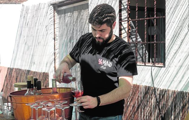 Ismael Galiana, durante una cata de vinos. Alejandro Paraíso