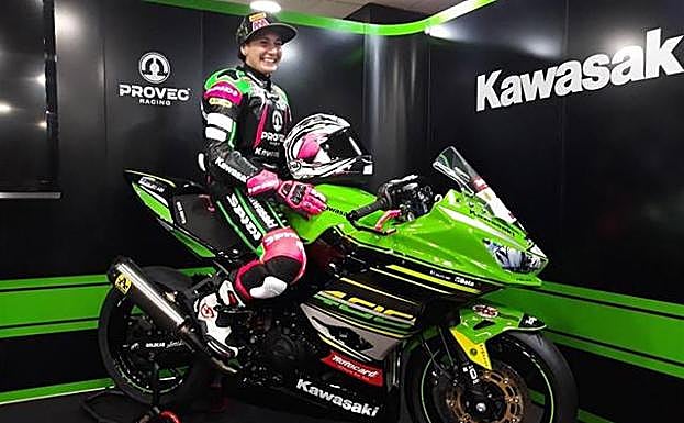 La piloto Ana Carrasco, este viernes, en la presentación de su nuevo equipo en Barcelona.