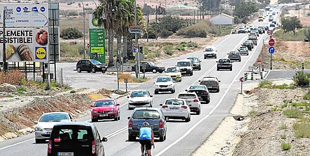 La carretera que une Mazarrón con el Puerto de Mazarrón es la más saturada de la Región, según el Gobierno regional. 