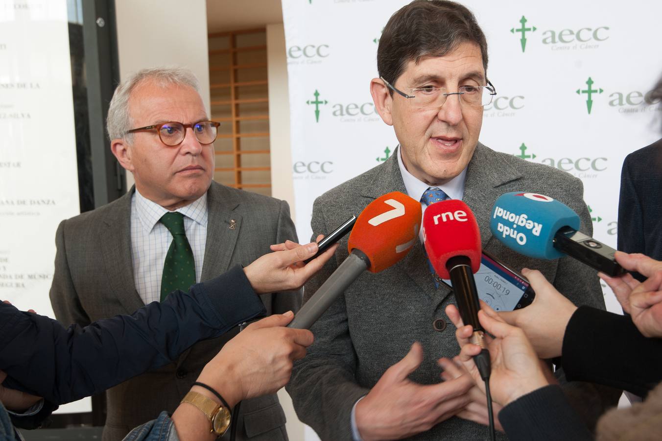 La enfermedad no solo afecta al paciente; las familias también requieren atención