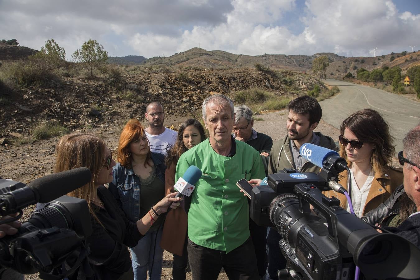 La portavoz adjunta de Unidas Podemos en el Congreso, Ione Belarra, visitó ayer Llano del Beal.