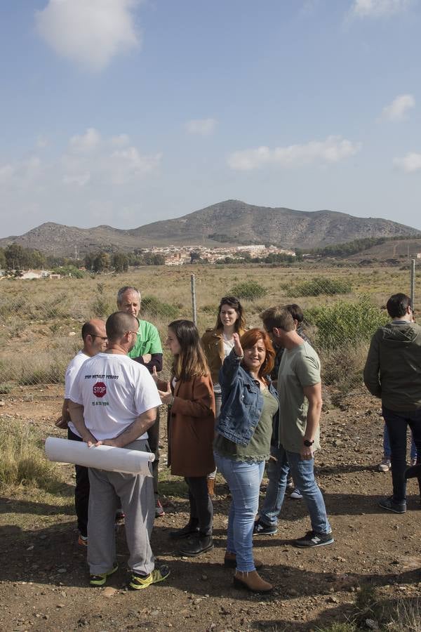 La portavoz adjunta de Unidas Podemos en el Congreso, Ione Belarra, visitó ayer Llano del Beal.