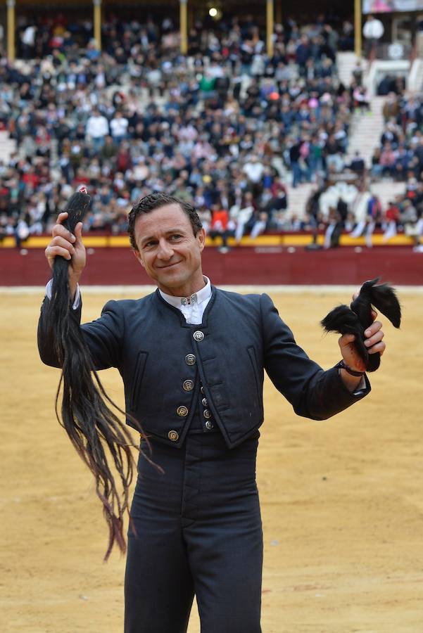 El festival de la AECC celebra su XXV edición con un gran espectáculo. Trece orejas y tres rabos en un festejo de alto nivel artístico