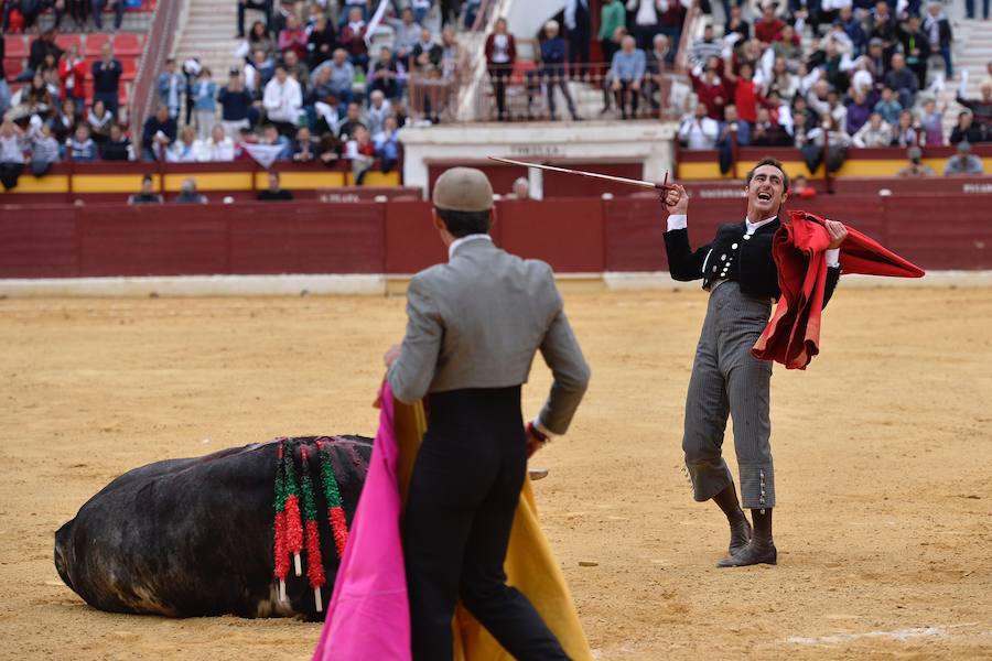 El festival de la AECC celebra su XXV edición con un gran espectáculo. Trece orejas y tres rabos en un festejo de alto nivel artístico