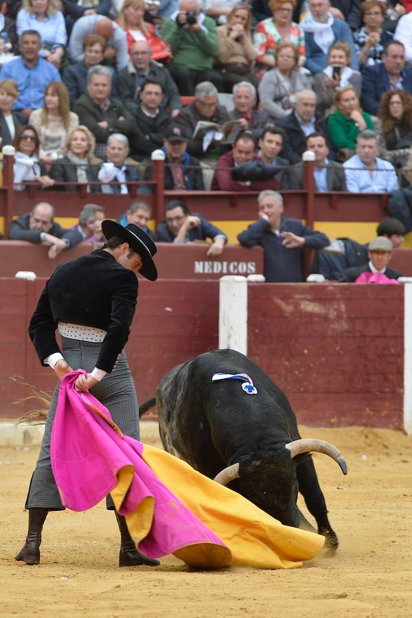 El festival de la AECC celebra su XXV edición con un gran espectáculo. Trece orejas y tres rabos en un festejo de alto nivel artístico