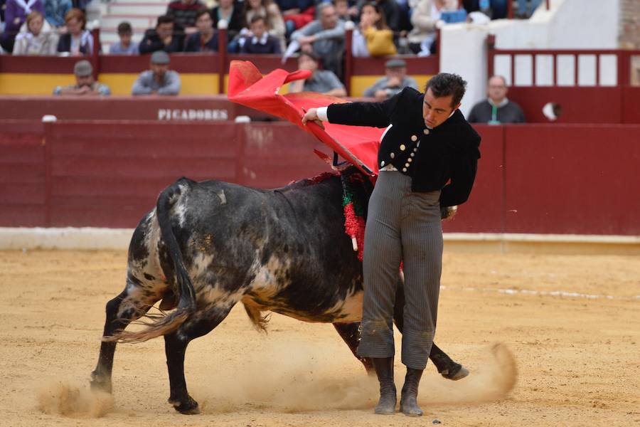 El festival de la AECC celebra su XXV edición con un gran espectáculo. Trece orejas y tres rabos en un festejo de alto nivel artístico