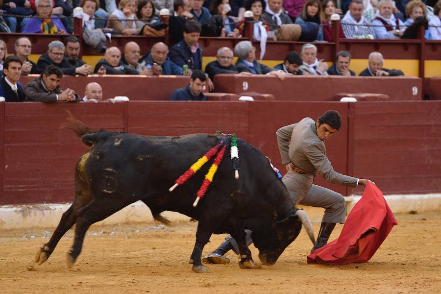 El festival de la AECC celebra su XXV edición con un gran espectáculo. Trece orejas y tres rabos en un festejo de alto nivel artístico