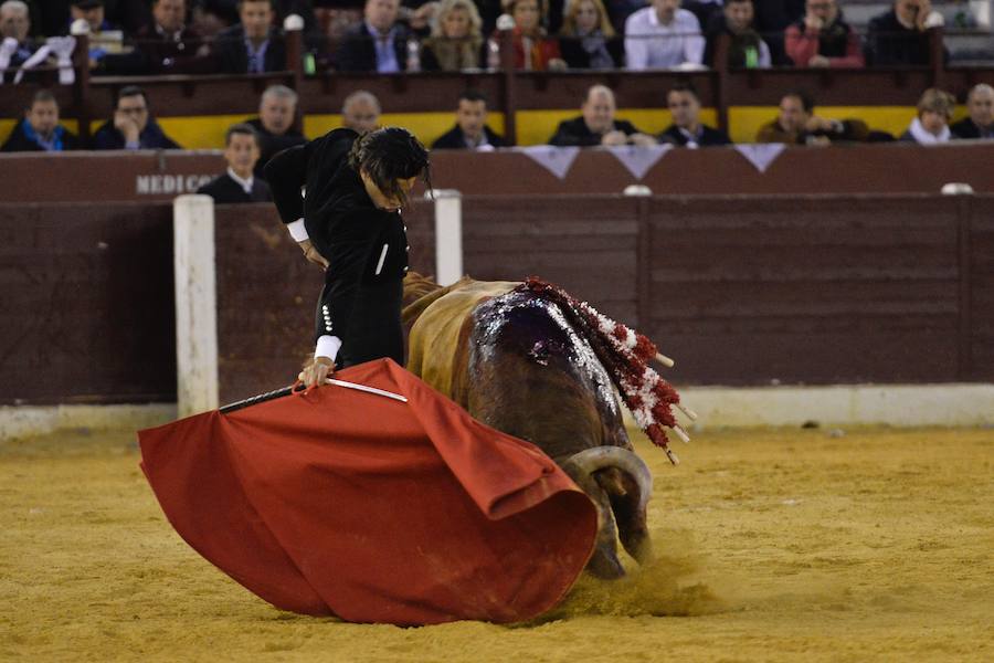 El festival de la AECC celebra su XXV edición con un gran espectáculo. Trece orejas y tres rabos en un festejo de alto nivel artístico