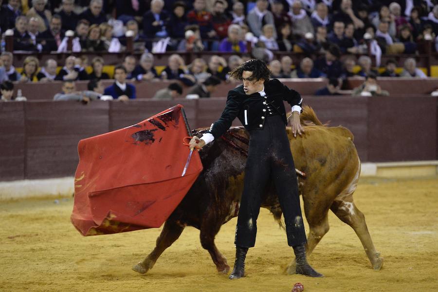 El festival de la AECC celebra su XXV edición con un gran espectáculo. Trece orejas y tres rabos en un festejo de alto nivel artístico