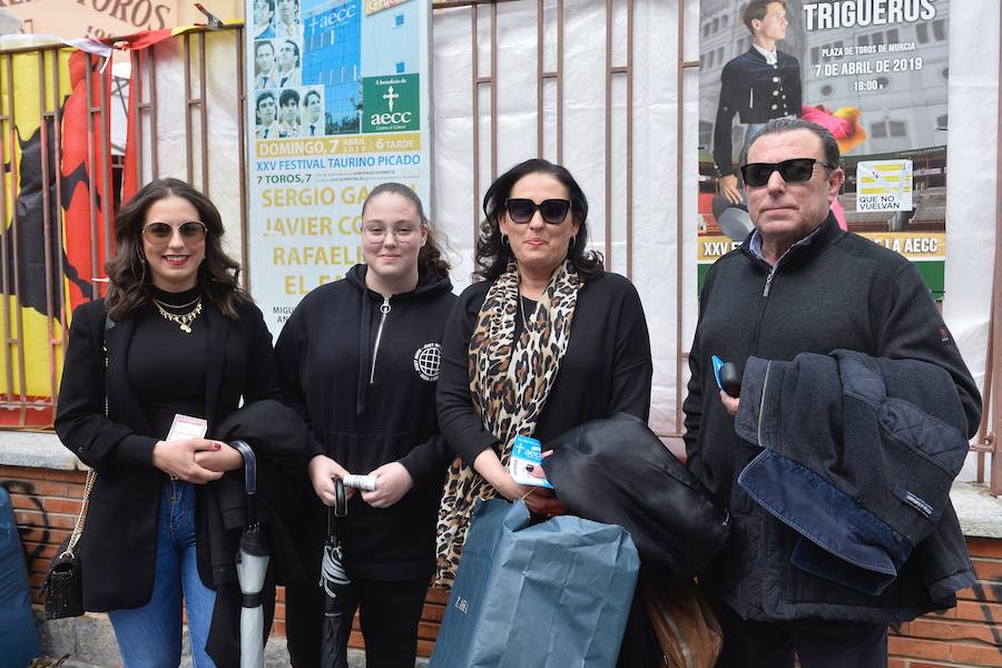 El festival de la AECC celebra su XXV edición con un gran espectáculo. Trece orejas y tres rabos en un festejo de alto nivel artístico