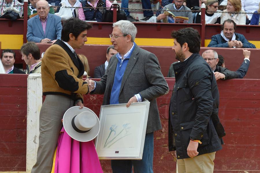 El festival de la AECC celebra su XXV edición con un gran espectáculo. Trece orejas y tres rabos en un festejo de alto nivel artístico