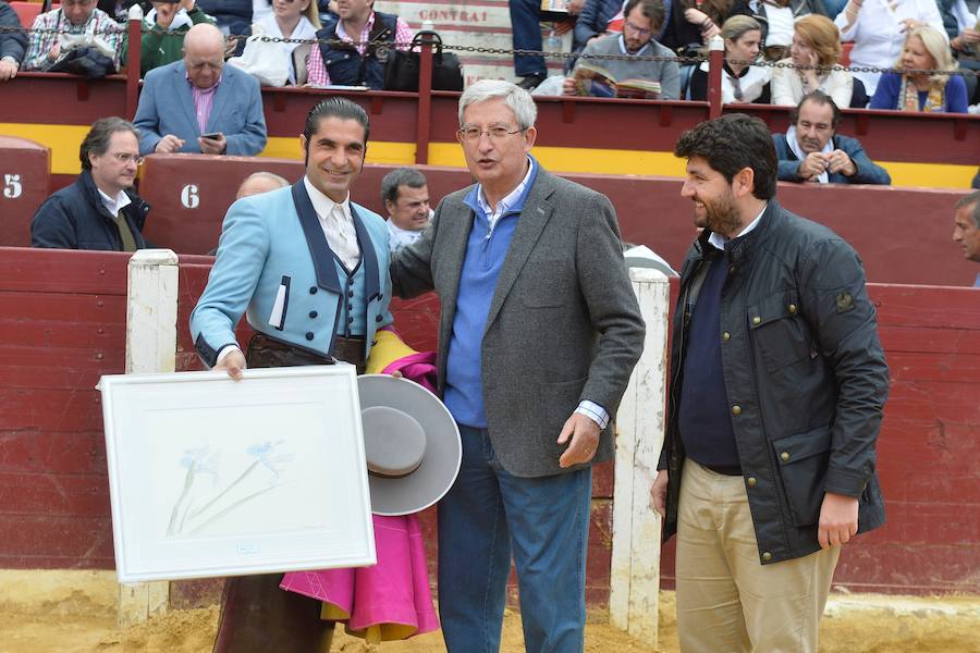 El festival de la AECC celebra su XXV edición con un gran espectáculo. Trece orejas y tres rabos en un festejo de alto nivel artístico