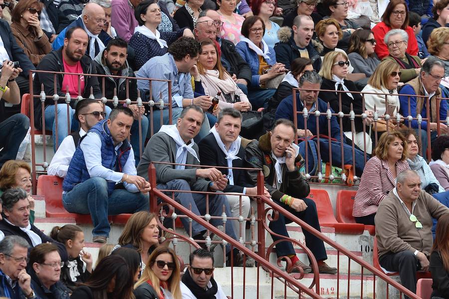 El festival de la AECC celebra su XXV edición con un gran espectáculo. Trece orejas y tres rabos en un festejo de alto nivel artístico