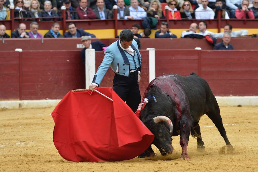 El festival de la AECC celebra su XXV edición con un gran espectáculo. Trece orejas y tres rabos en un festejo de alto nivel artístico