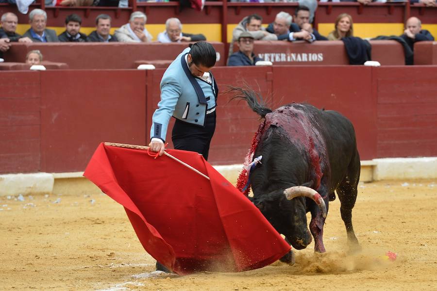 El festival de la AECC celebra su XXV edición con un gran espectáculo. Trece orejas y tres rabos en un festejo de alto nivel artístico