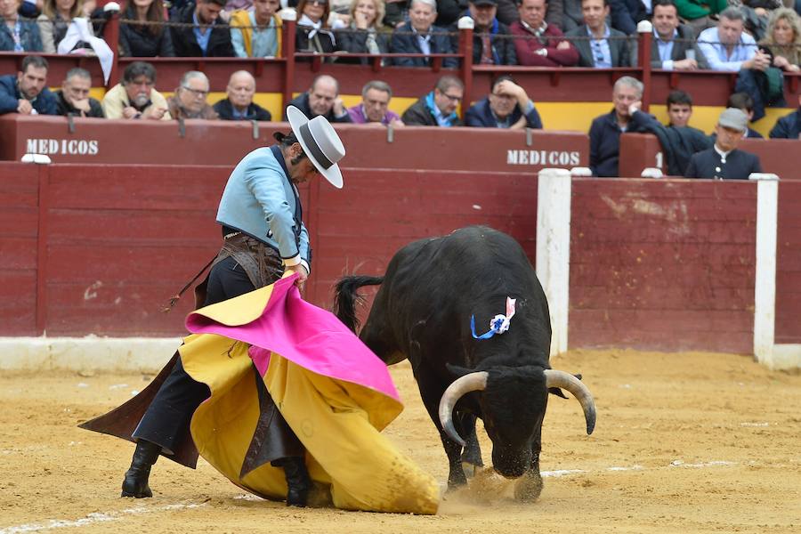 El festival de la AECC celebra su XXV edición con un gran espectáculo. Trece orejas y tres rabos en un festejo de alto nivel artístico