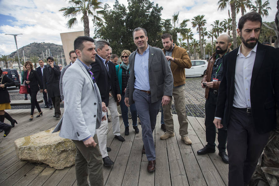 El secretario general del partido avisa a PP y Cs de que su partido «se opondrá a cualquier normativa» autonómica que introduzca «la ideología de género y la falsa memoria histórica»