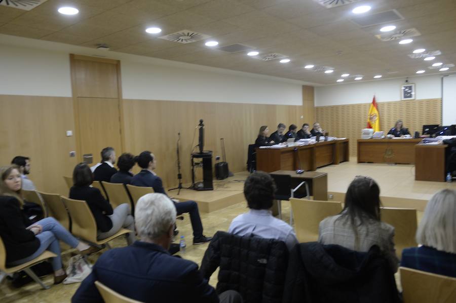 El fiscal pide dos años de cárcel y multa de 4.200 euros para cada uno de los cuatro imputados