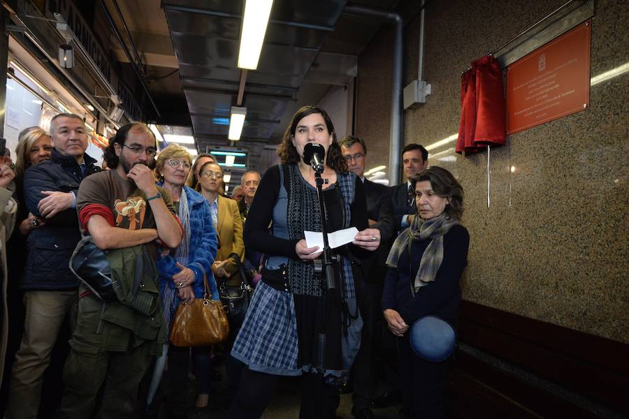 En el día que cumpliría 76 años, el también cronista oficial de la ciudad, que falleció el pasado mes de noviembre, fue el protagonista de un acto en el que se presentó las insignias con las que contará por la labor llevada a cabo