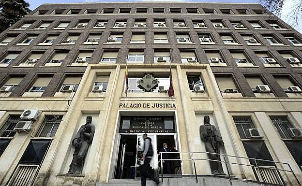 Fachada del Palacio de Justicia de Murcia.