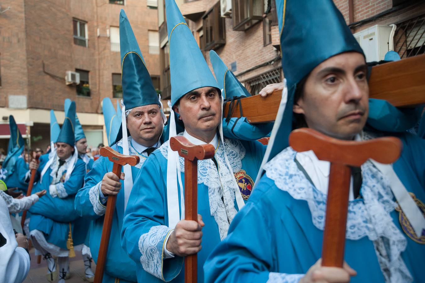 El paso de La Flagelación celebró su 25 aniversario en un desfile que cuajó de espectadores las calles más nazarenas