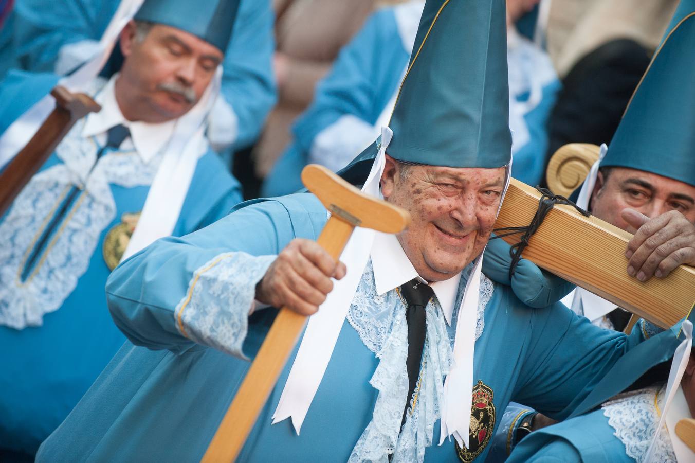 El paso de La Flagelación celebró su 25 aniversario en un desfile que cuajó de espectadores las calles más nazarenas