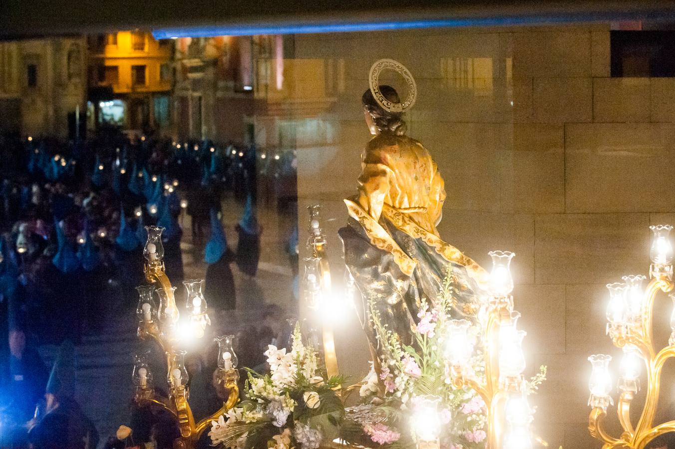 El paso de La Flagelación celebró su 25 aniversario en un desfile que cuajó de espectadores las calles más nazarenas