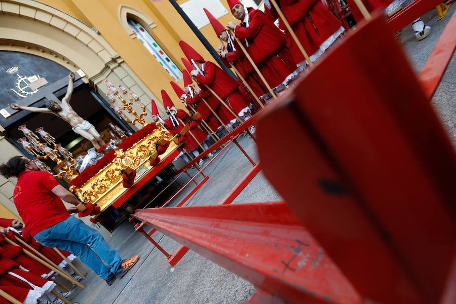 El cortejo devuelve a las calles más nazarenas de Murcia la devoción por el rigor y las tradiciones huertanas