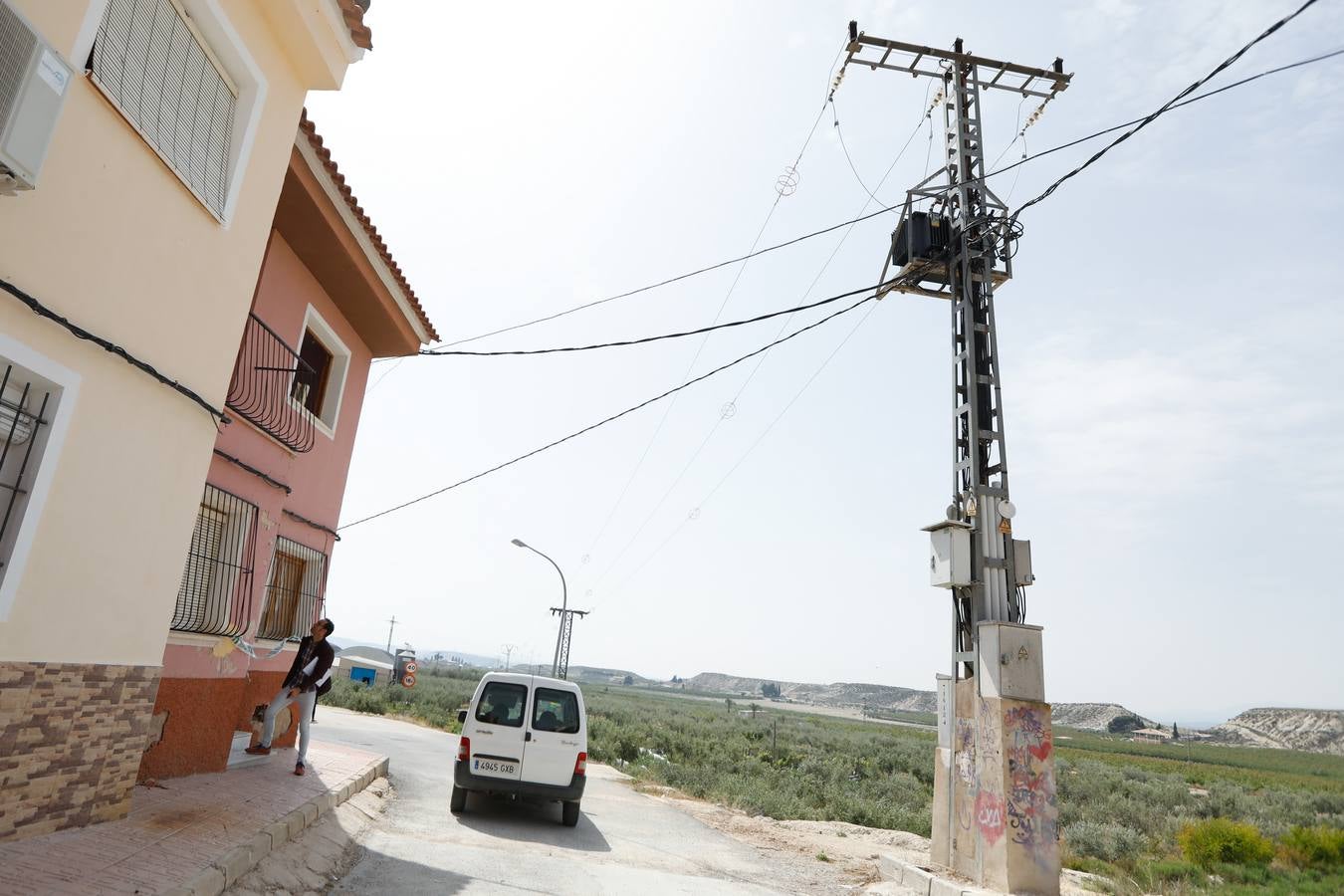 Las primeras investigaciones apuntan a un posible un ajuste de cuentas. La Guardia Civil halló en las inmediaciones de la vivienda una gran plantación de marihuana