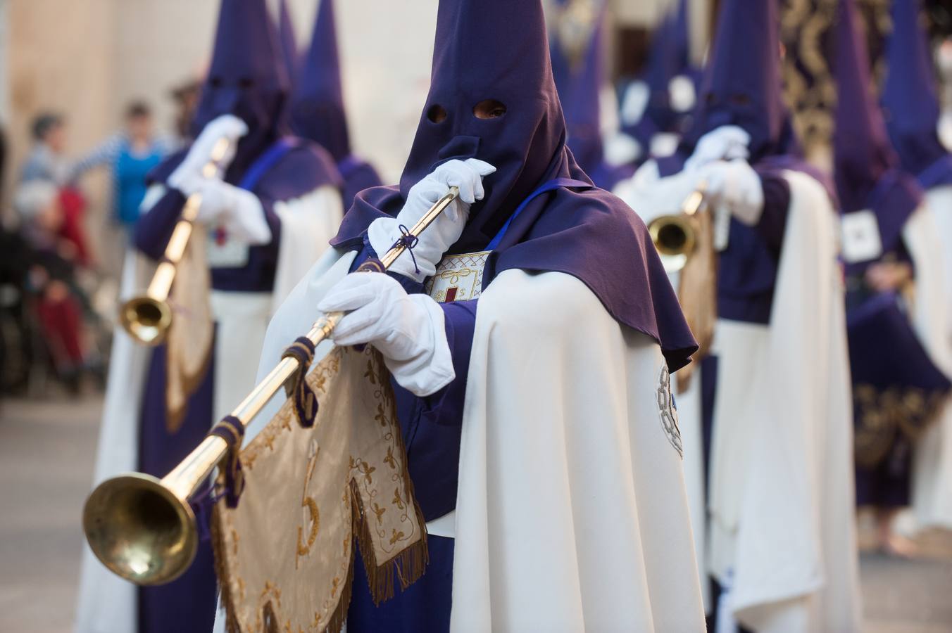 El Cristo de la Salud y el Señor del Rescate inundan de fervor el itinerario más nazareno.