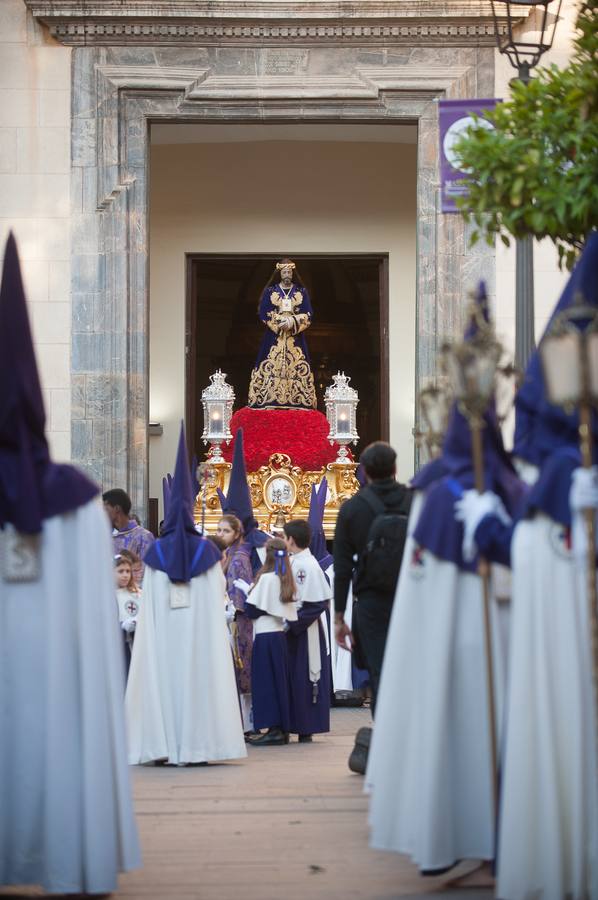 El Cristo de la Salud y el Señor del Rescate inundan de fervor el itinerario más nazareno.