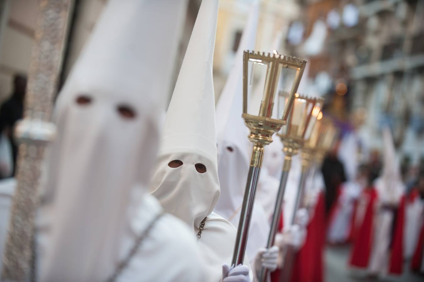 El Cristo de la Salud y el Señor del Rescate inundan de fervor el itinerario más nazareno.