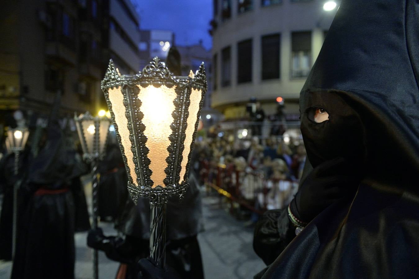 La cofradía más castiza llena desde San Antolín de fervor y devoción la ciudad