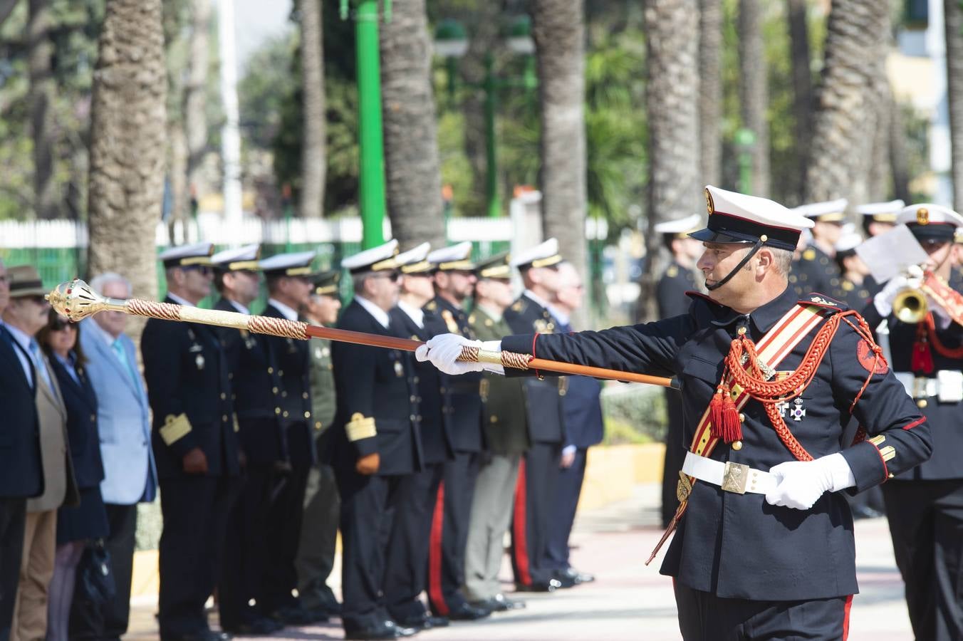 El Tercio de Levante constituye su escolta con soldados voluntarios que creen un privilegio acompañar a San Pedro y a la Virgen de la Soledad en la Semana Santa de Cartagena