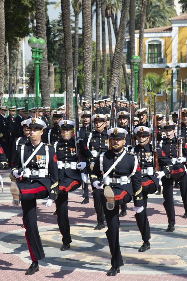 El Tercio de Levante constituye su escolta con soldados voluntarios que creen un privilegio acompañar a San Pedro y a la Virgen de la Soledad en la Semana Santa de Cartagena