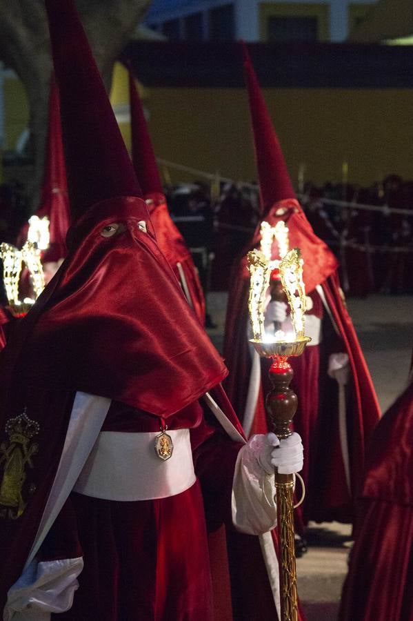 Los traslados de Juan, Pedro y Santiago entusiasman en el ocaso del Martes Santo