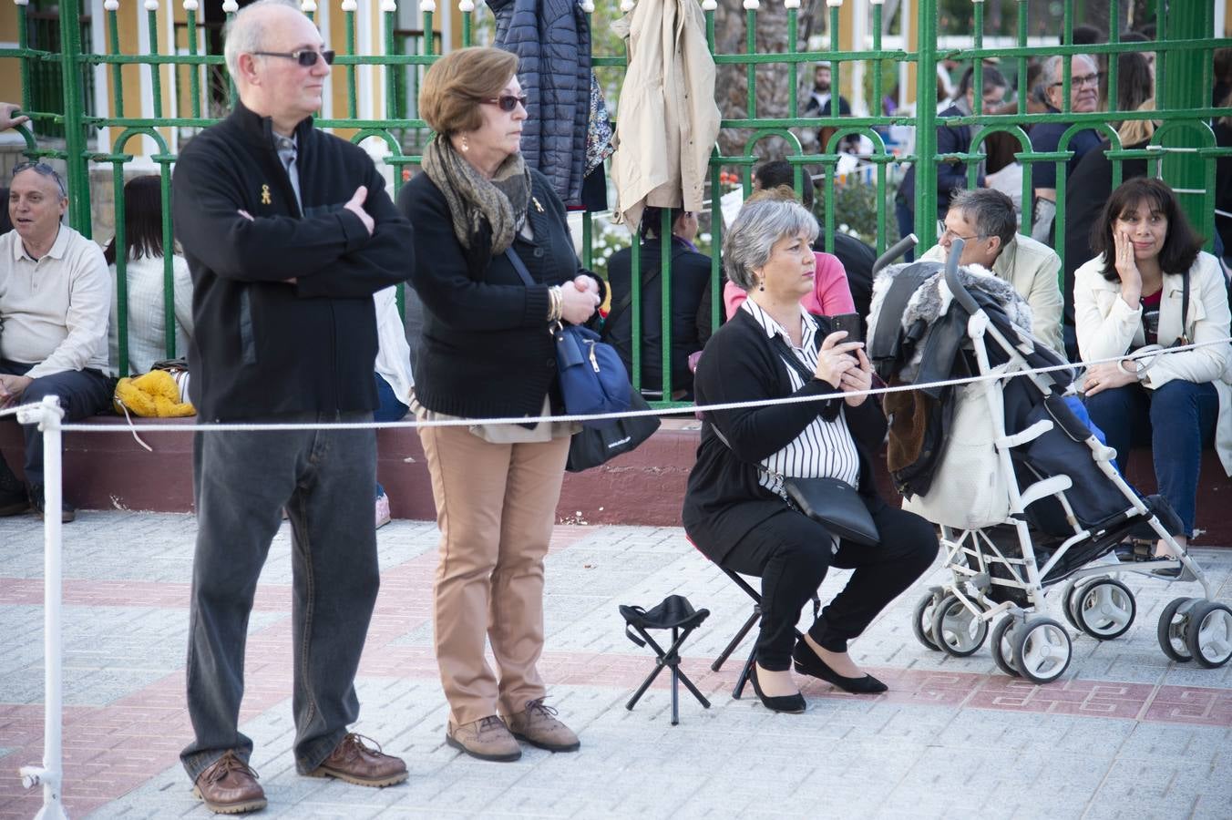 Los traslados de Juan, Pedro y Santiago entusiasman en el ocaso del Martes Santo