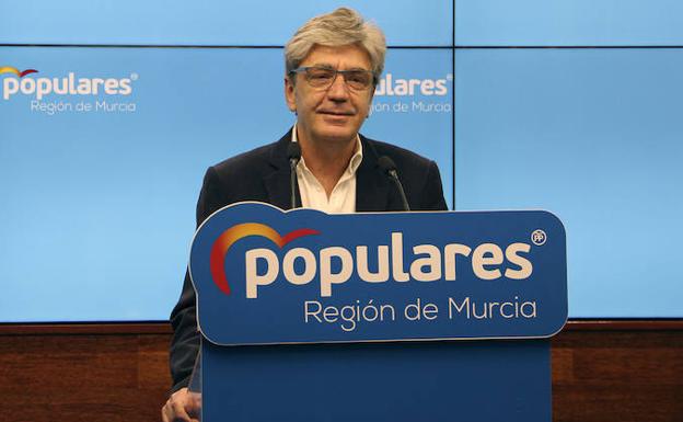 Miguel Ángel Miralles, secretario general del PP, en la rueda de prensa de este miércoles.