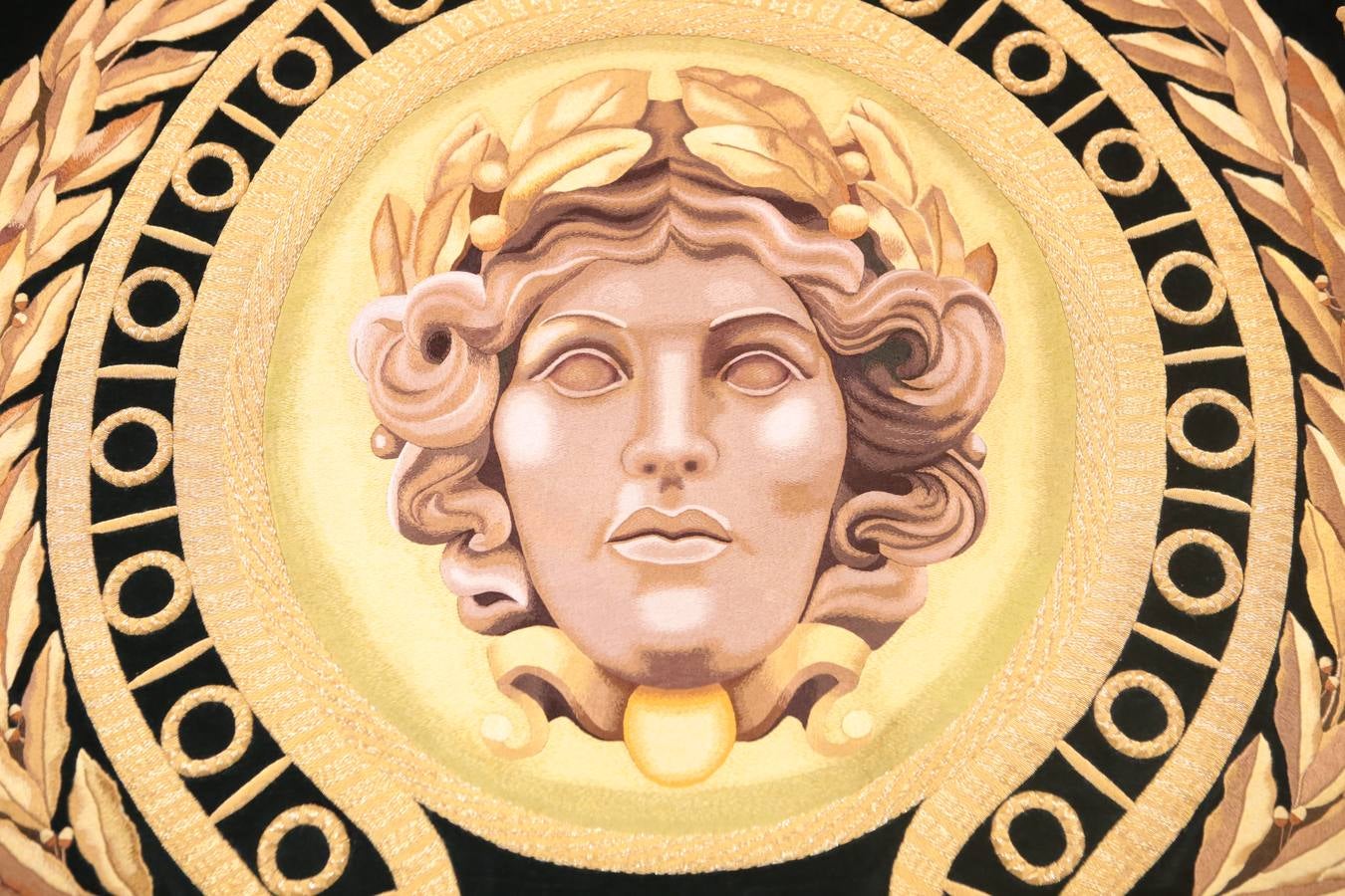 La cofradía lorquina enriquece su procesión romana con estas piezas a las que se ha dedicado un año entero.