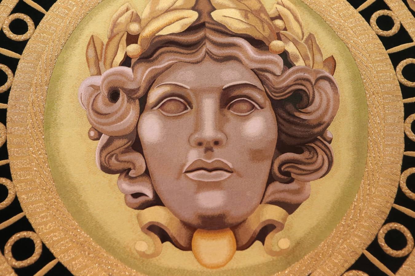 La cofradía lorquina enriquece su procesión romana con estas piezas a las que se ha dedicado un año entero.