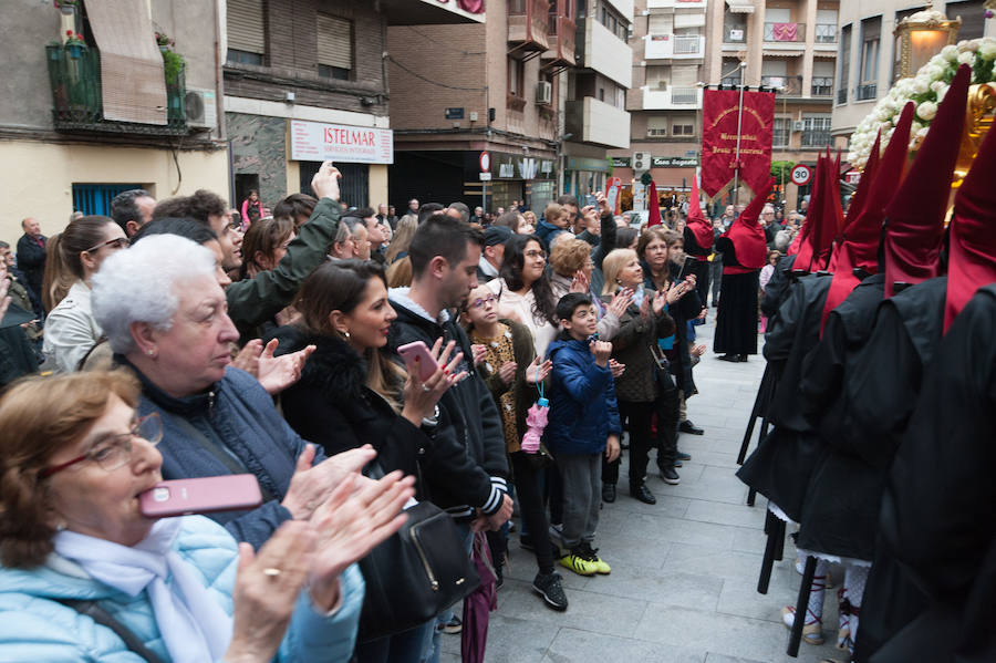 Tras la suspensión de la procesión los fieles pudieron asistir a un encuentro de los pasos realizado en la Plaza de San Antolín