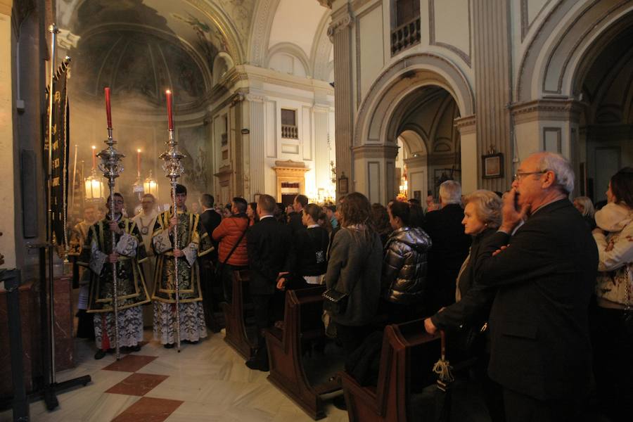 En su lugar, los cofrades celebraron el Via Crucis de forma privada en el interior de la iglesia de San Bartolomé