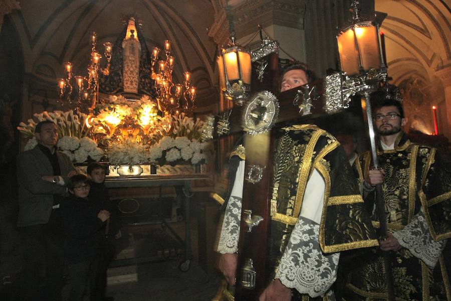 En su lugar, los cofrades celebraron el Via Crucis de forma privada en el interior de la iglesia de San Bartolomé