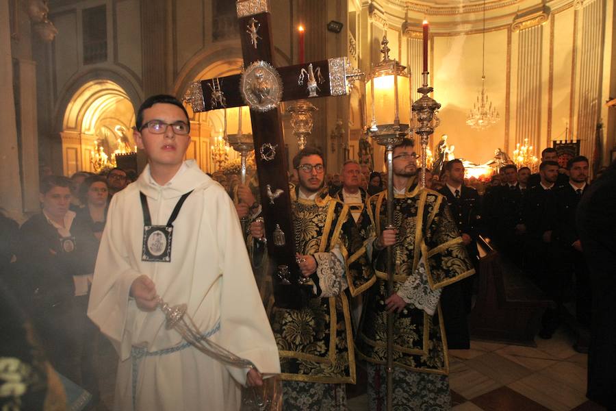 En su lugar, los cofrades celebraron el Via Crucis de forma privada en el interior de la iglesia de San Bartolomé