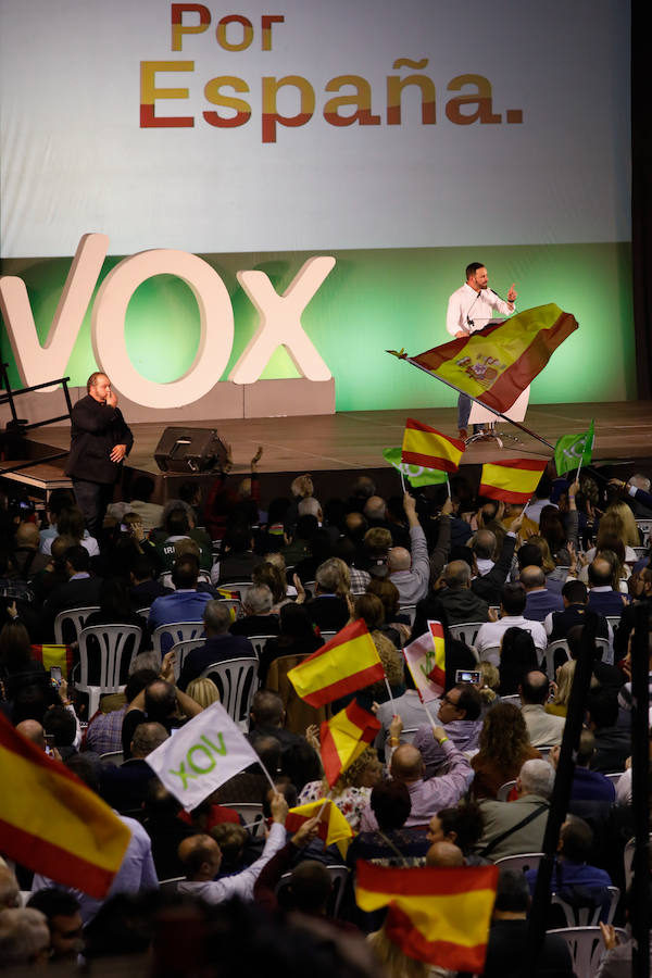 El presidente del partido vaticinó este domingo en Murcia que el día después de las elecciones generales «van a cerrar» muchas empresas de encuestas