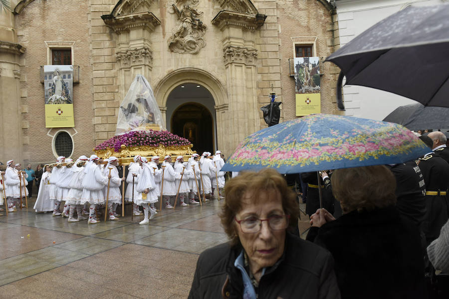 La procesión que pone fin a la Semana Santa murciana ha podido vencer a la previsión de lluvias, aunque ha tenido que retirarse antes de lo previsto