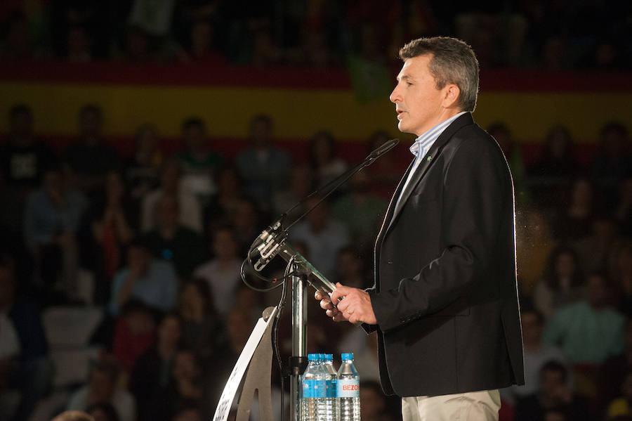 El presidente del partido vaticinó este domingo en Murcia que el día después de las elecciones generales «van a cerrar» muchas empresas de encuestas